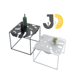 Load image into Gallery viewer, طقم طاولتين معدنيتين بتصميم أوراق باللونين الأسود والأبيض
Modern black and white metal tables with leaf design