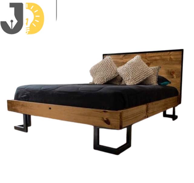 سرير بتصميم صناعي يجمع بين الخشب الطبيعي والمعدن لمظهر عصري متين وأنيق.
Industrial wood and metal bed blending natural texture with modern strength.