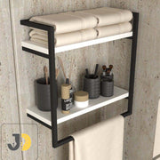 رف حمام جداري معدني أسود مع رفوف بيضاء للمناشف والإكسسوارات
Black metal wall-mounted bathroom shelf with white shelves for towels and accessories
