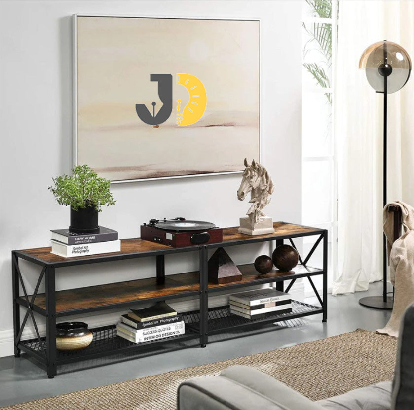 طاولة تلفاز صناعية من الخشب والمعدن بثلاث طبقات في غرفة معيشة أنيقة
Industrial 3-tier wood and metal TV console table in a modern living room