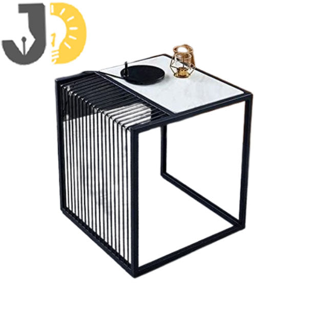 طاولة جانبية رخام ومعدن أسود بتصميم عصري أنيق
Modern black metal and marble side table with elegant design