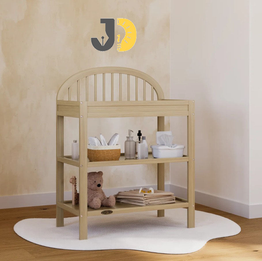 طاولة تغيير حفاضات خشبية طبيعية بثلاثة رفوف تخزين – Natural wooden baby changing table with three storage shelves