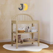 طاولة تغيير حفاضات خشبية طبيعية بثلاثة رفوف تخزين – Natural wooden baby changing table with three storage shelves