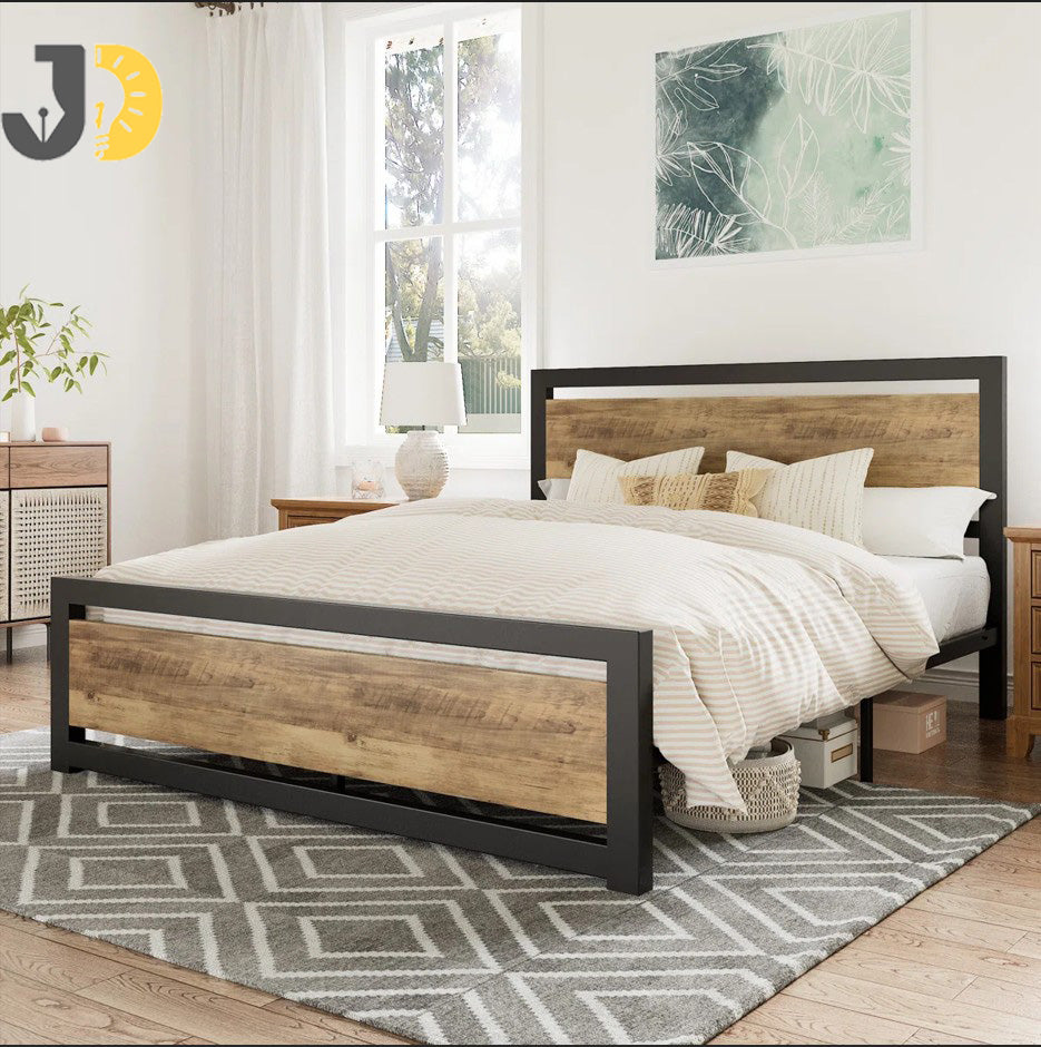 سرير خشبي معدني بتصميم عصري في غرفة نوم مضيئة
Modern wood and metal bed frame in a bright bedroom