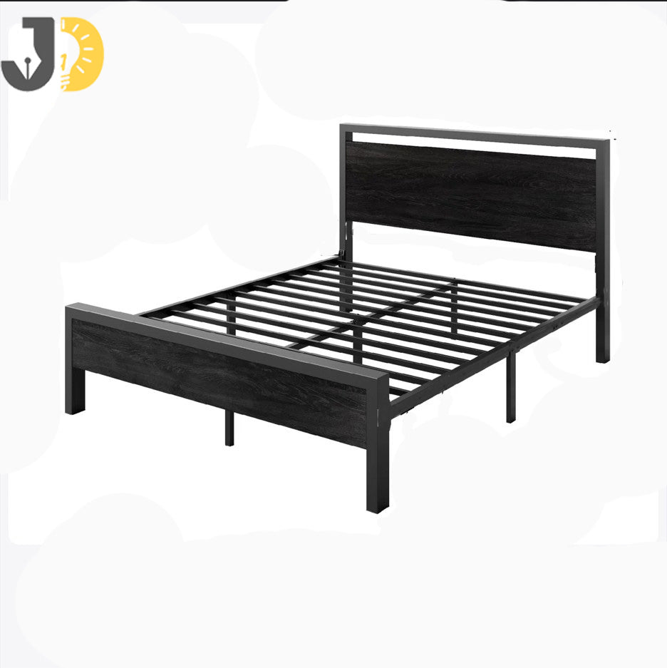 سرير خشبي معدني أسود بتصميم بسيط في غرفة نوم حديثة
Black wood and metal bed frame in a modern bedroom